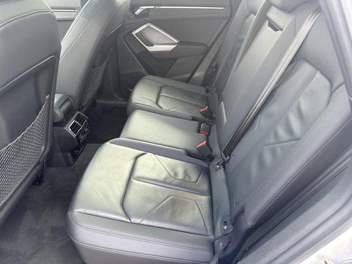 2024 Audi Q3 Premium 45 TFSI S line quattro Tiptronic