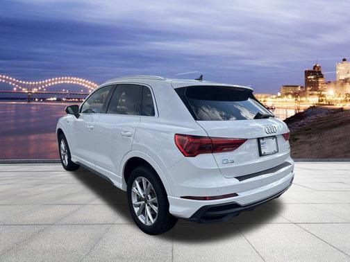 2024 Audi Q3 Premium 45 TFSI S line quattro Tiptronic