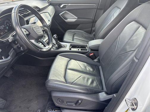 2024 Audi Q3 Premium 45 TFSI S line quattro Tiptronic