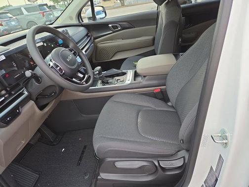 2026 Kia Carnival LX