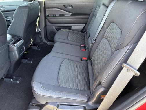 2023 Nissan Pathfinder SV FWD