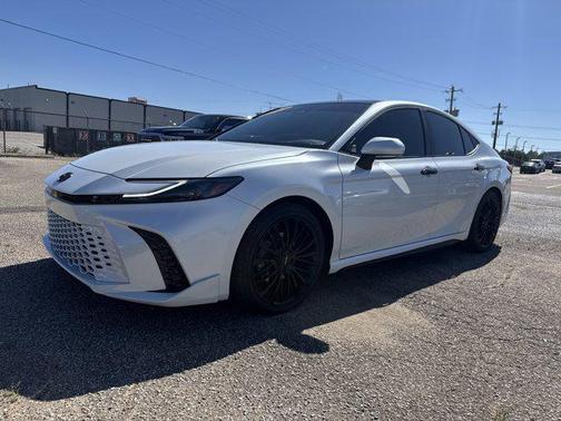 Wind Chill Pearl 2025 Toyota Camry XSE