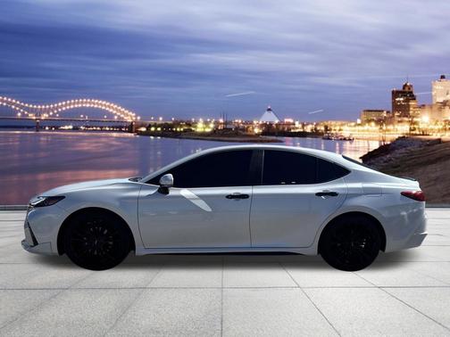 Wind Chill Pearl 2025 Toyota Camry XSE
