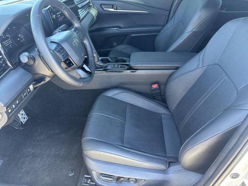 Wind Chill Pearl 2025 Toyota Camry XSE