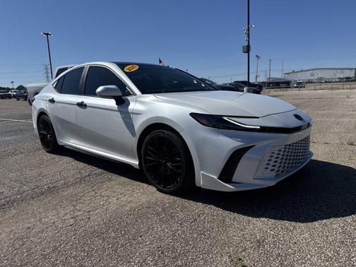 Wind Chill Pearl 2025 Toyota Camry XSE
