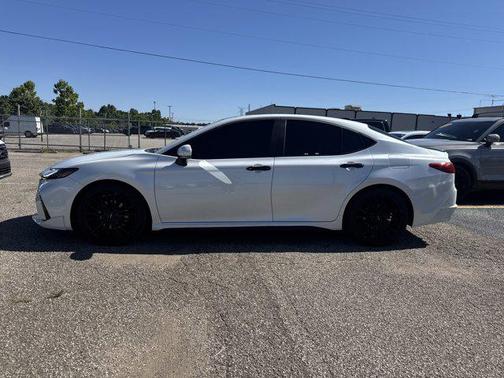 Wind Chill Pearl 2025 Toyota Camry XSE