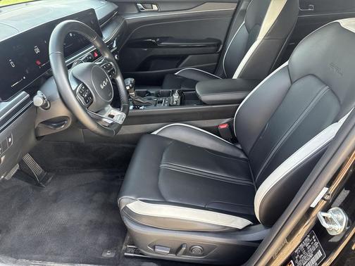Aurora Black Pearl 2025 Kia K5 GT-Line