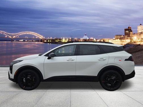 Snow White Pearl 2026 Kia Sportage X-Line