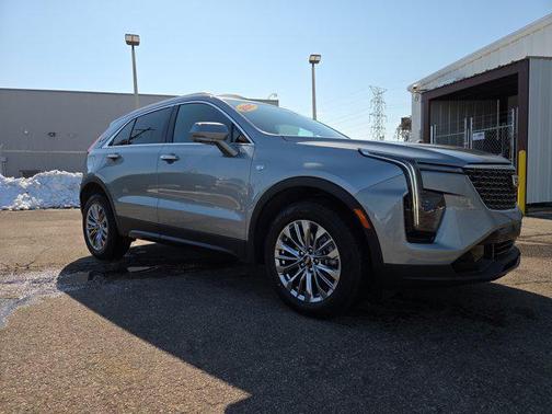 2025 Cadillac XT4 Premium Luxury