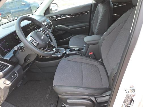 Snow White Pearl 2026 Kia Seltos S
