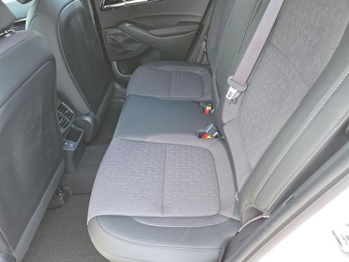 Snow White Pearl 2026 Kia Seltos S