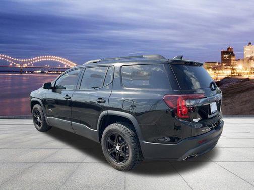 2023 GMC Acadia AWD AT4