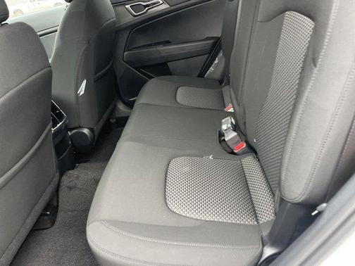 2025 Kia Sportage Hybrid LX