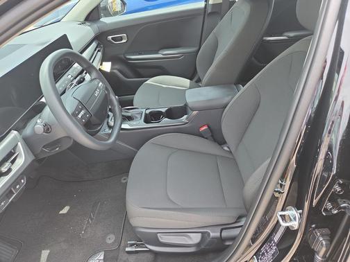Aurora Black Pearl 2026 Kia K4 LX