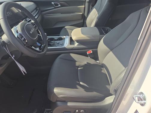 Snow White Pearl 2026 Kia Carnival LXS