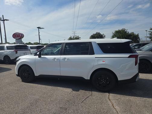 Snow White Pearl 2026 Kia Carnival LXS