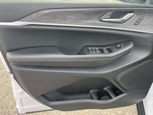 2023 Jeep Grand Cherokee Limited X