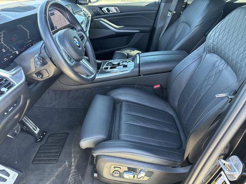 Black Sapphire Metallic 2024 BMW X5 M60i