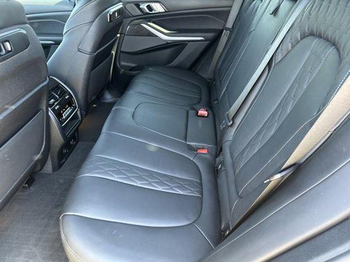 Black Sapphire Metallic 2024 BMW X5 M60i