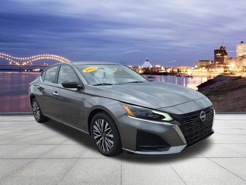 Gun Metallic 2025 Nissan Altima SV FWD