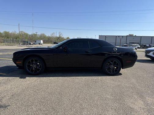 Pitch Black Clearcoat 2023 Dodge Challenger SXT