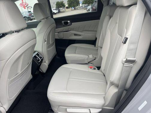 2025 Kia Sorento SX