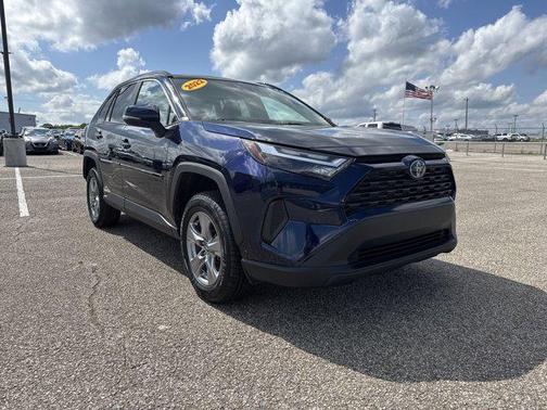 2022 Toyota RAV4 Hybrid XLE