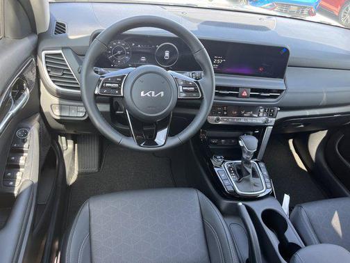 2025 Kia Seltos EX