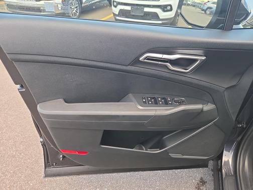 Panthera Metal 2027 Kia Sportage LX