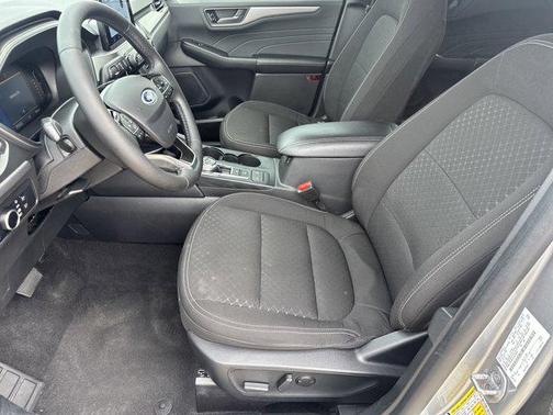 Iconic Silver Metallic 2024 Ford Escape Active