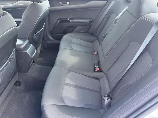 Glacial White Pearl 2023 Kia K5 LXS