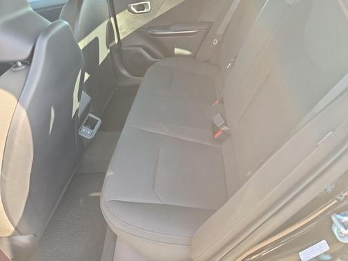 Aurora Black Pearl 2026 Kia K4 LXS