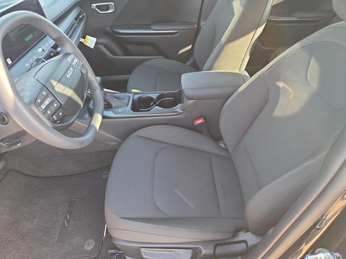 Aurora Black Pearl 2026 Kia K4 LXS