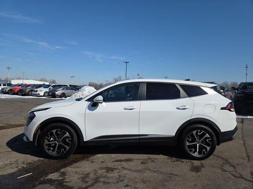 2024 Kia Sportage EX