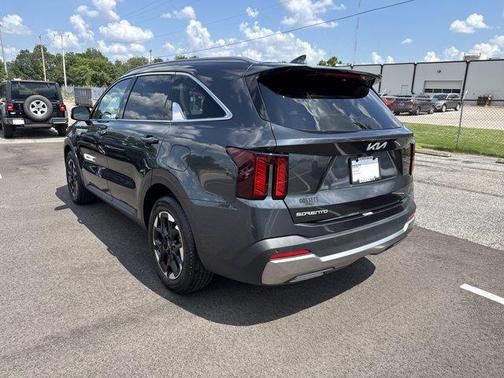 2024 Kia Sorento S