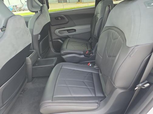 Glacial White Pearl 2027 Kia Telluride Hybrid X-Line SX-Prestige