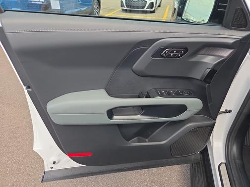 Glacial White Pearl 2027 Kia Telluride Hybrid X-Line SX-Prestige