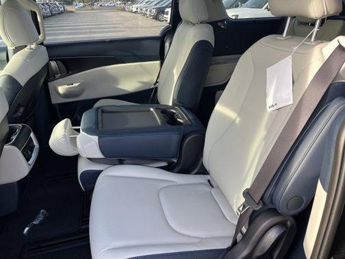 2025 Kia Carnival Hybrid SX
