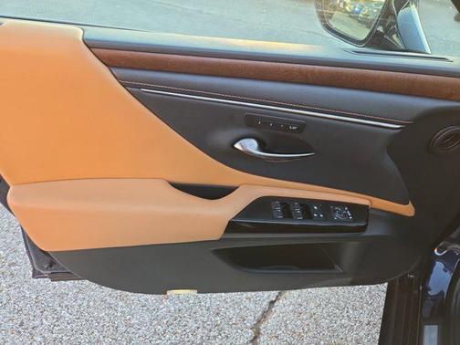 2022 Lexus ES 350 Base