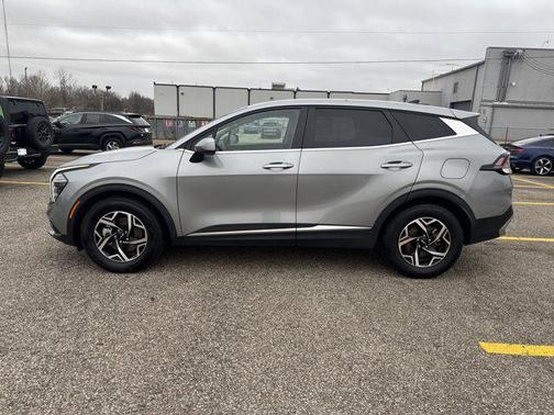 2024 Kia Sportage LX