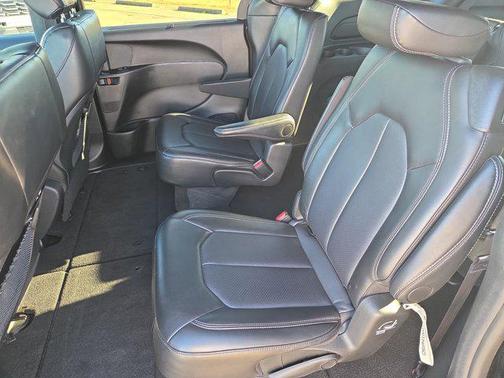 2025 Chrysler Pacifica L