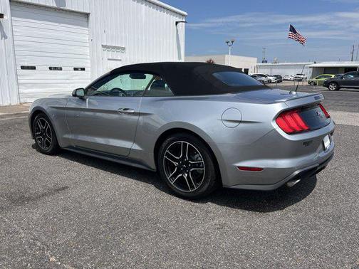 2022 Ford Mustang EcoBoost