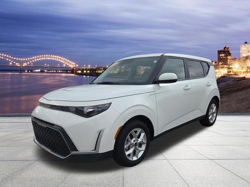 Snow White Pearl 2024 Kia Soul LX