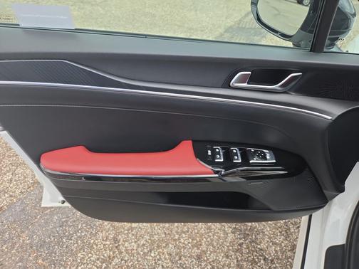 Snow White Pearl 2025 Kia K5 GT-Line