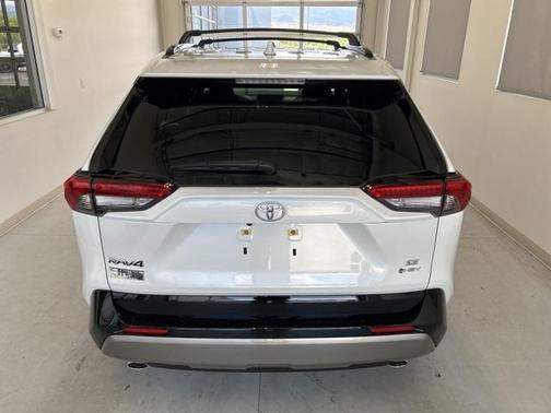 2025 Toyota RAV4 Hybrid SE