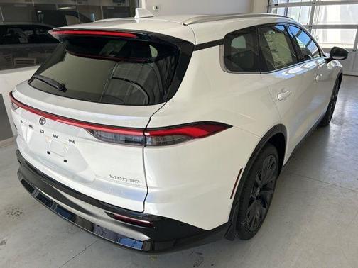 2025 Toyota Crown Signia Limited