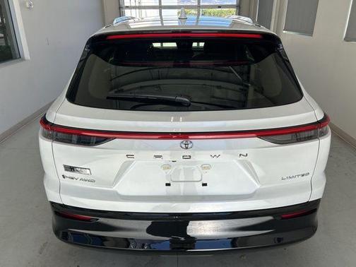 2025 Toyota Crown Signia Limited