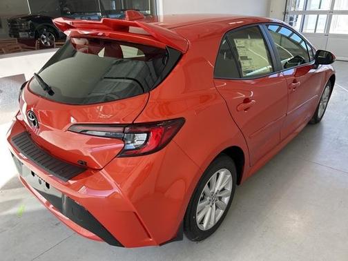 2025 Toyota Corolla Hatchback SE