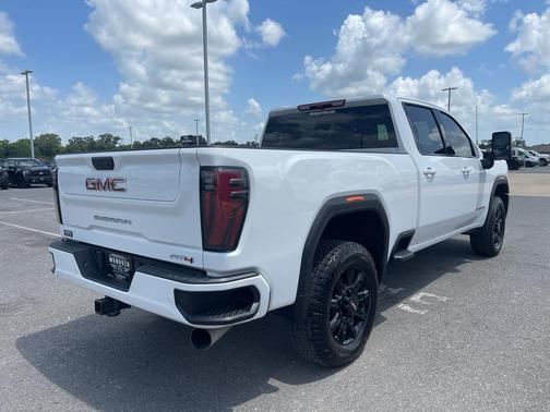 Summit White 2025 GMC Sierra 2500 AT4