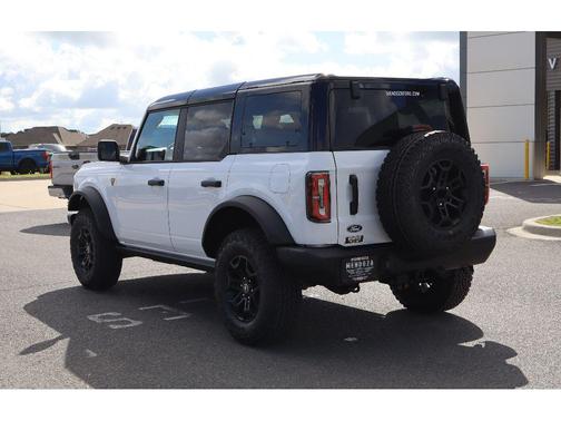 Oxford White 2026 Ford Bronco Badlands